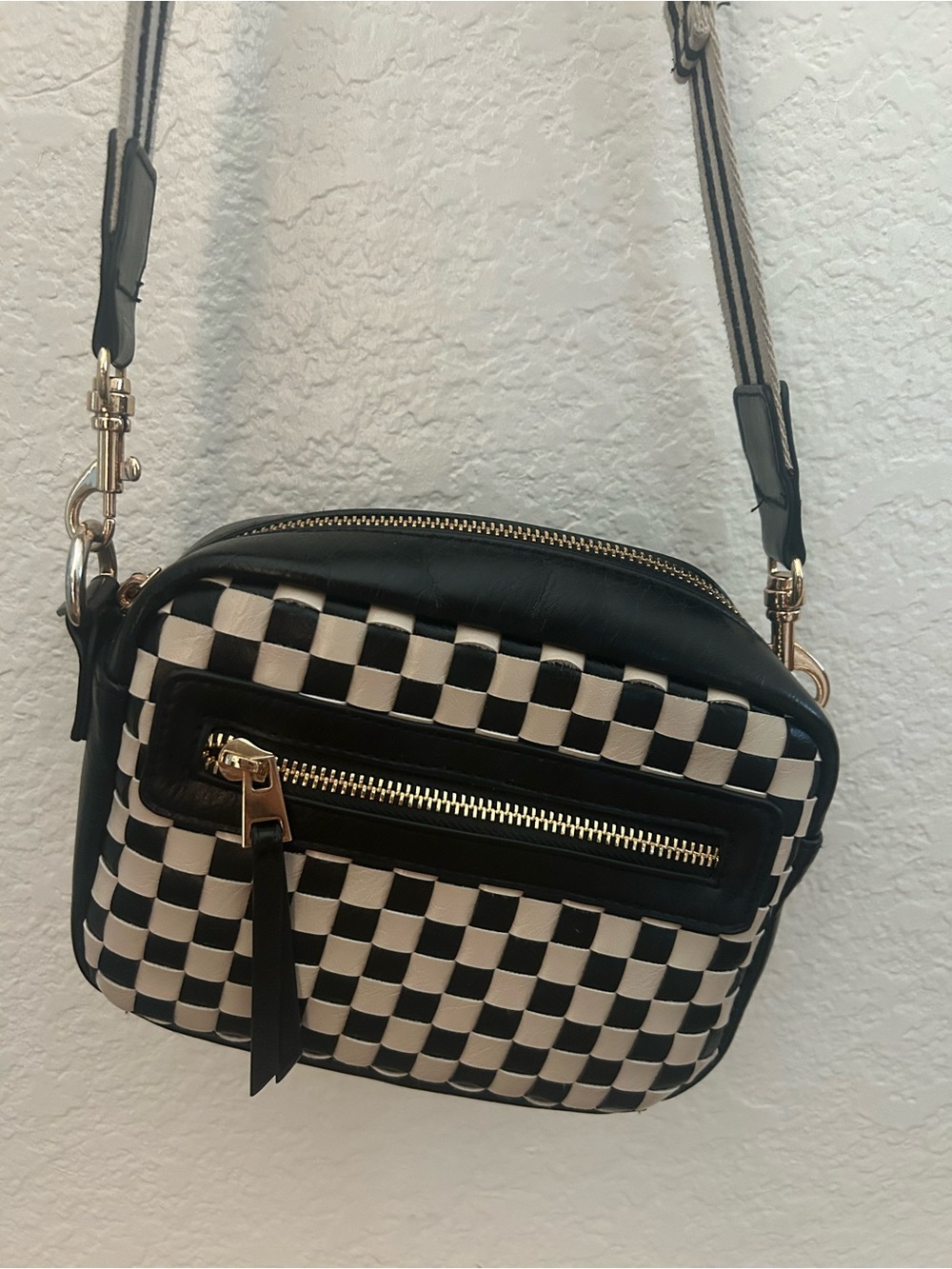 Universal Thread Black and Cream Checkerboard Crossbody Bag - Picture 2 of 6